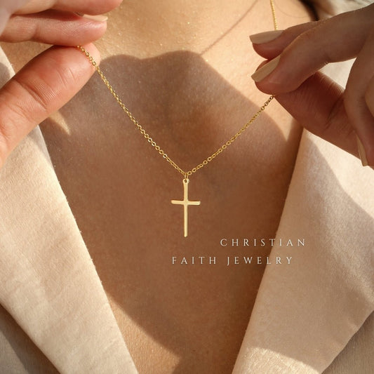 CROSS NECKLACE - Carlotta