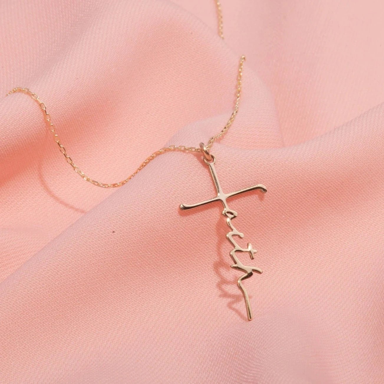 Faith Cross Necklace - Carlotta