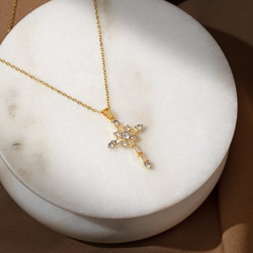 Zirconia Cross Neckla - Carlotta